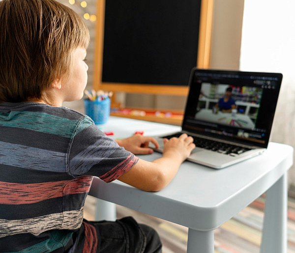 Popularni influencerzy mogą mieć kłopoty. Treści dla dzieci budzą kontrowersje-26291